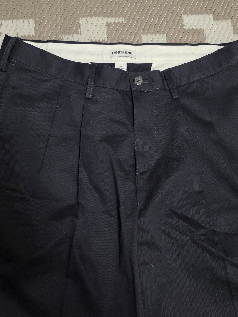 Lands' End Men's Black Pleated Chino Pants - Size 34 Traditional Fit - Picture 2 of 8